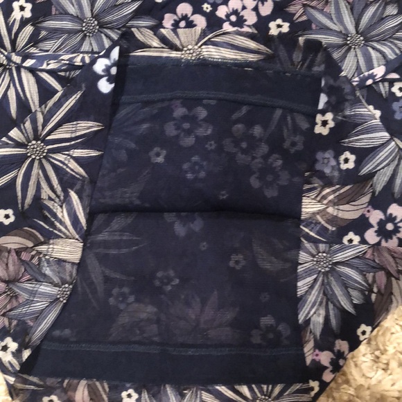 Flowery, stretchy, short sleeve blouse with tie in back, sOliver, Eur42/US12, - Picture 7 of 12